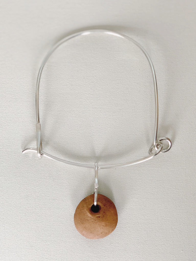 MLHT NECK RING WITH CERAMIC PENDANT